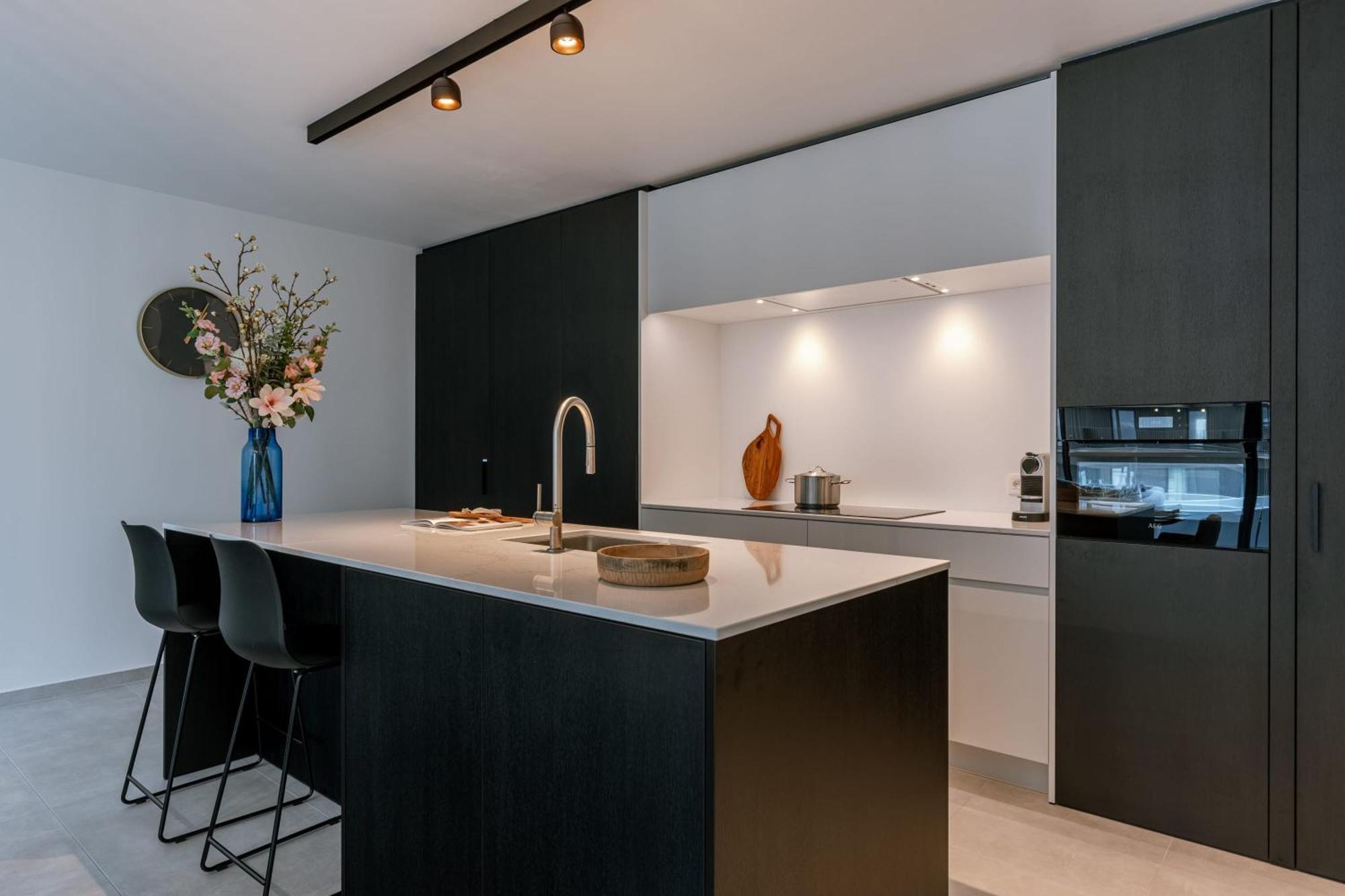 Huswell - Beautiful With Spacious Terrace Appartement *